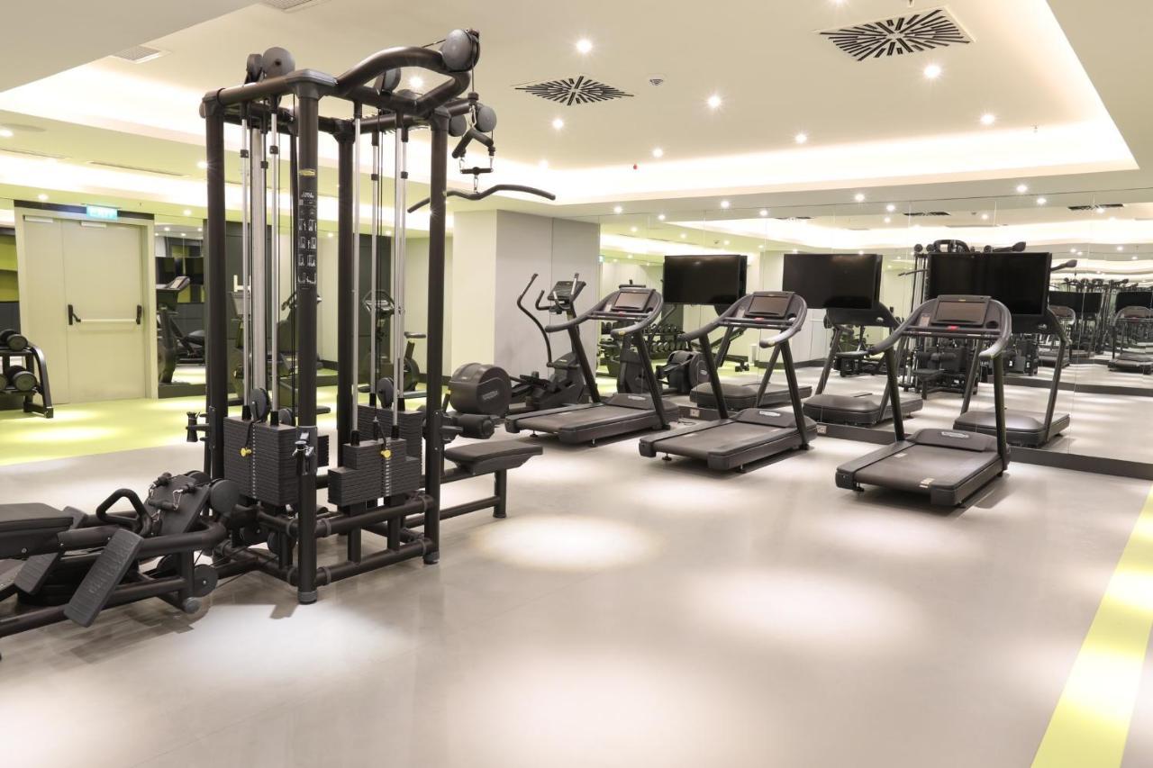 Limak Skopje Luxury Hotel エクステリア 写真 The gym at the hotel