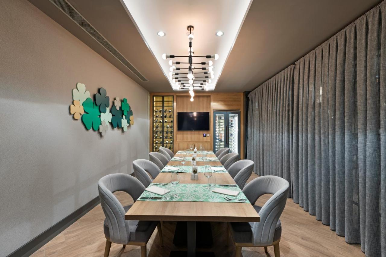 Limak Skopje Luxury Hotel エクステリア 写真 Private dining room at the restaurant