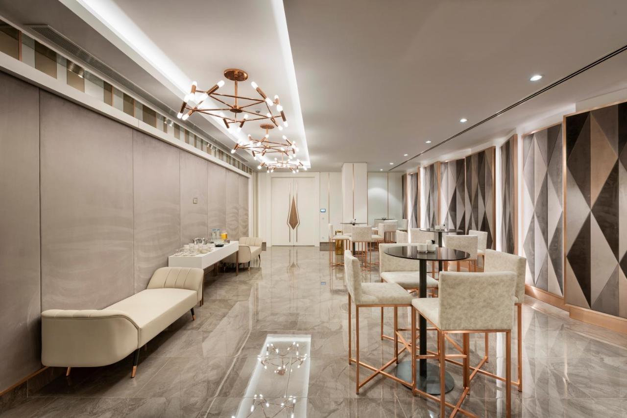 Limak Skopje Luxury Hotel エクステリア 写真 The interior of the lounge